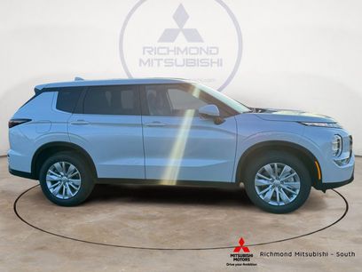 New 2026 Mitsubishi Outlander ES