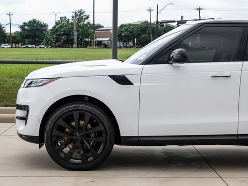New 2026 Land Rover Range Rover Sport SE AWD/4WD image 13