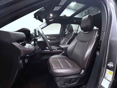 Used 2025 Ford Explorer Platinum w/ LUX Leather Package image 10