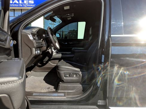 Used 2021 GMC Yukon XL Denali image 13