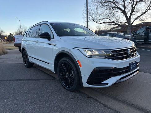 Certified 2022 Volkswagen Tiguan SE R-Line image 8