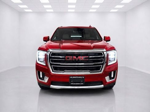Used 2023 GMC Yukon XL SLT w/ SLT Premium Package AWD/4WD image 2