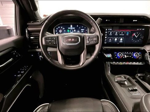 Used 2025 GMC Sierra 2500 AT4X AWD/4WD image 6