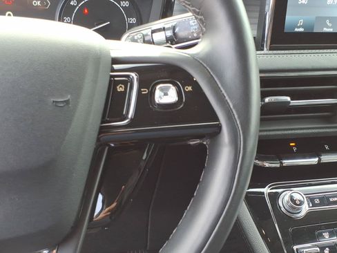 Used 2022 Lincoln Corsair AWD w/ Premium Package image 18