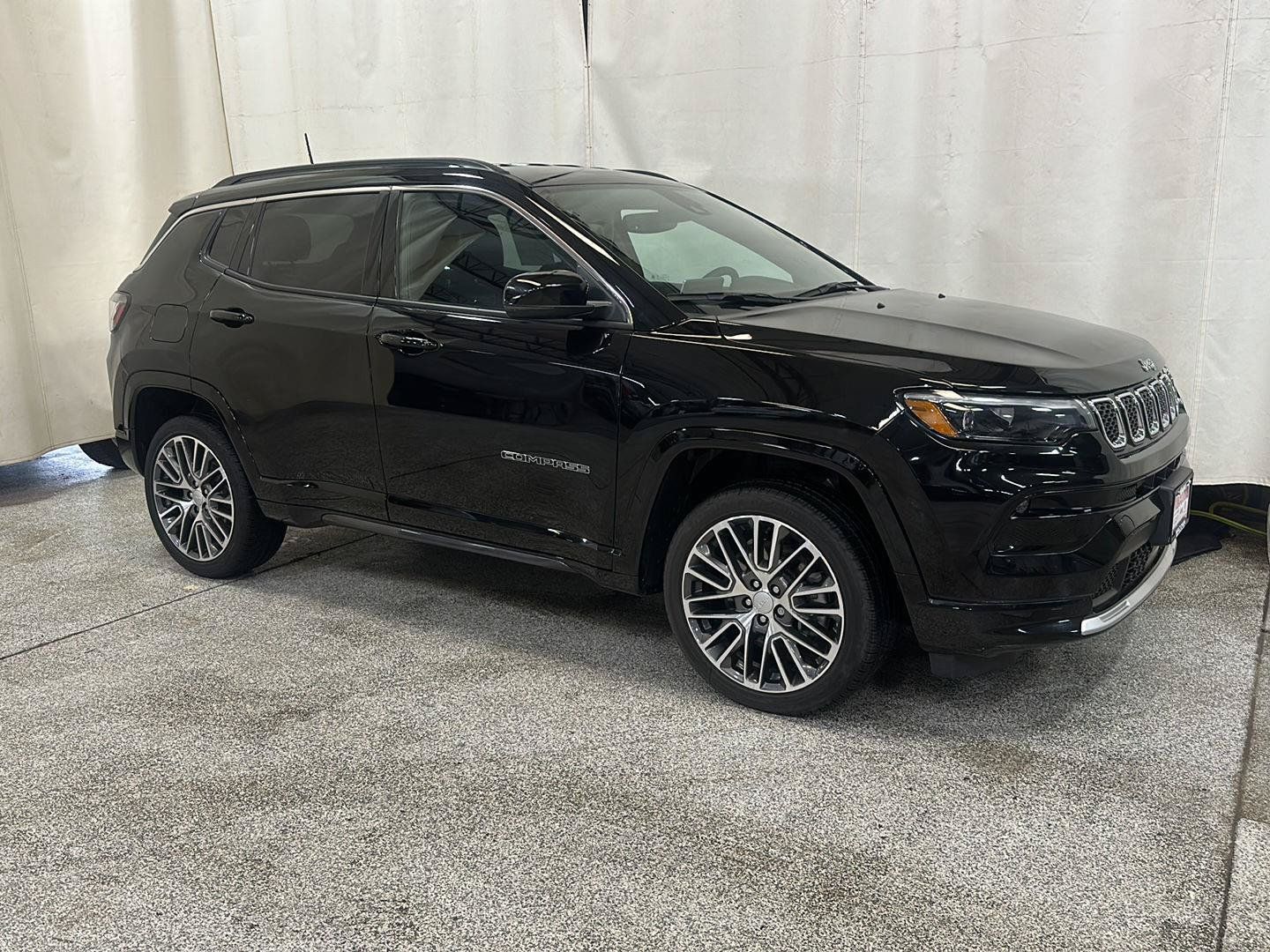 Certified 2023 Jeep Compass Limited w/ Elite Group AWD/4WD image 7