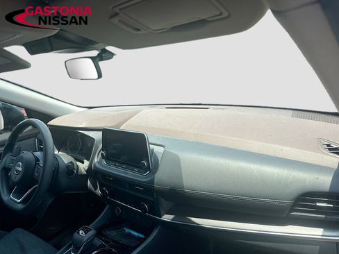 Used 2023 Nissan Rogue SV FWD image 31
