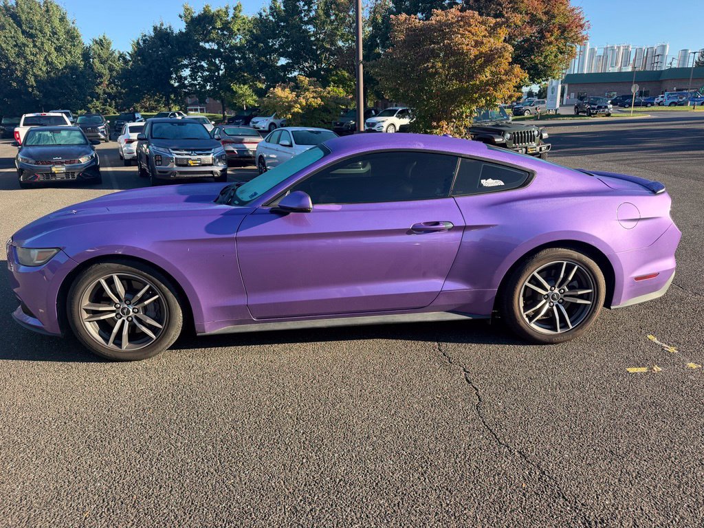 Used 2016 Ford Mustang GT Premium RWD image 4