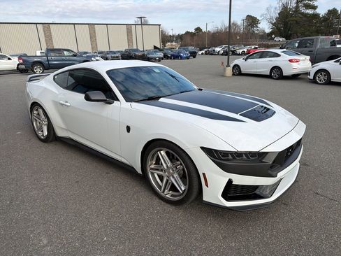 Used 2024 Ford Mustang Dark Horse image 9