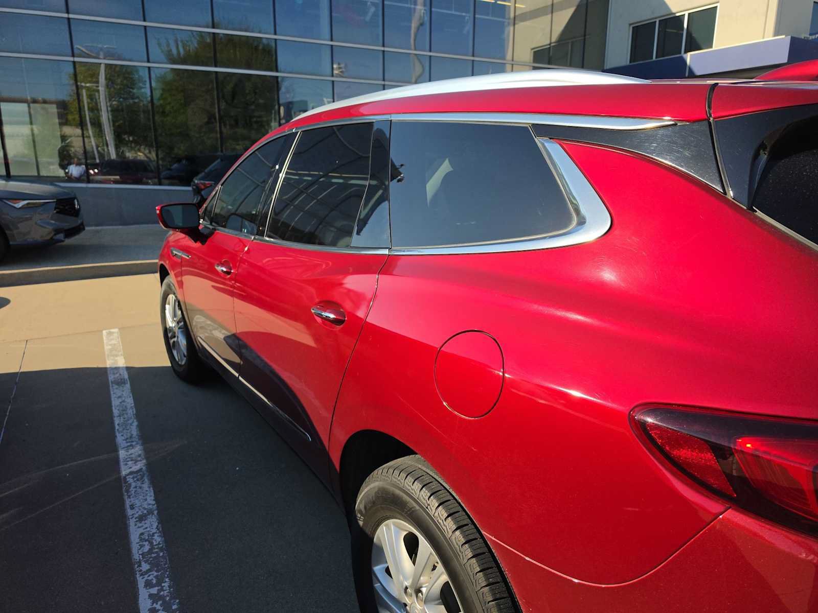 Used 2019 Buick Enclave Essence FWD image 6