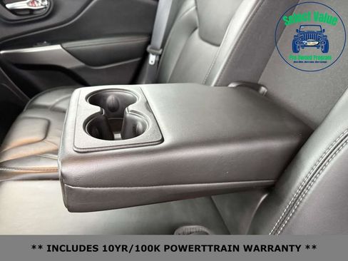 Used 2021 Jeep Cherokee Latitude Lux w/ Comfort/Convenience Group image 10