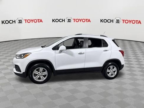 Used 2020 Chevrolet Trax LT w/ LT Convenience Package image 4