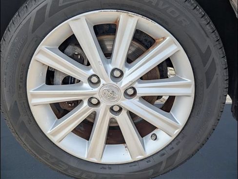 Used 2012 Toyota Camry XLE w/ Leather Pkg FWD image 20