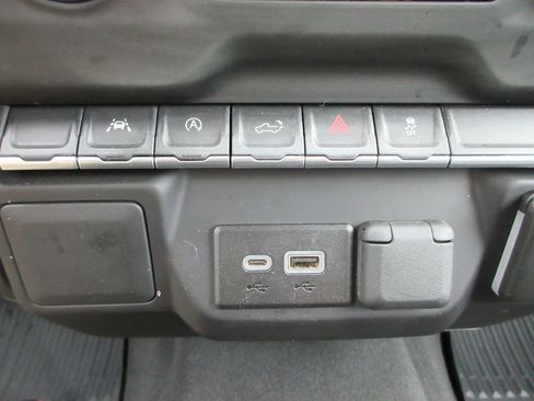 Certified 2022 Chevrolet Silverado 1500 Custom image 27