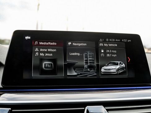 Used 2018 BMW 540i xDrive w/ M Sport Package image 34