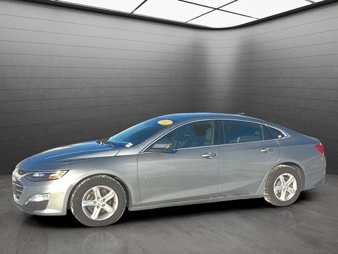 Used 2023 Chevrolet Malibu LT image 1