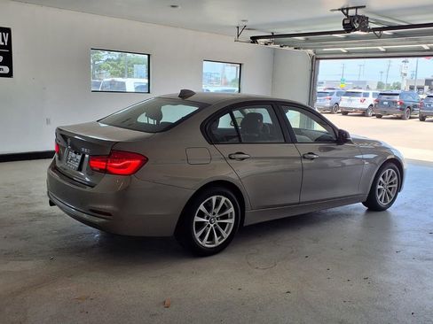 Used 2016 BMW 320i xDrive Sedan AWD/4WD image 3