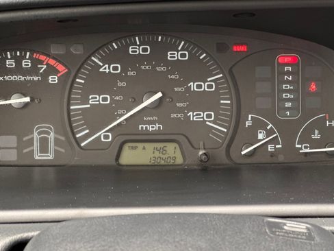 Used 1998 Isuzu Oasis S FWD image 20
