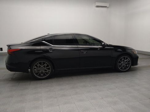 Used 2023 Nissan Altima 2.0 SR FWD image 10