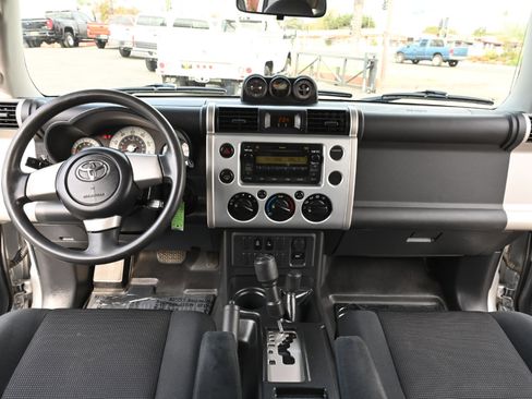 Used 2007 Toyota FJ Cruiser 4WD image 11