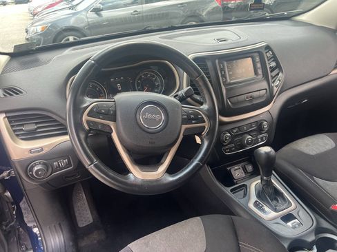 Used 2014 Jeep Cherokee Latitude FWD image 17