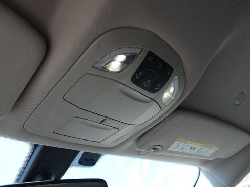 Used 2020 Chrysler Voyager Lxi image 26