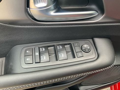 New 2026 Chrysler Pacifica Select AWD/4WD image 15
