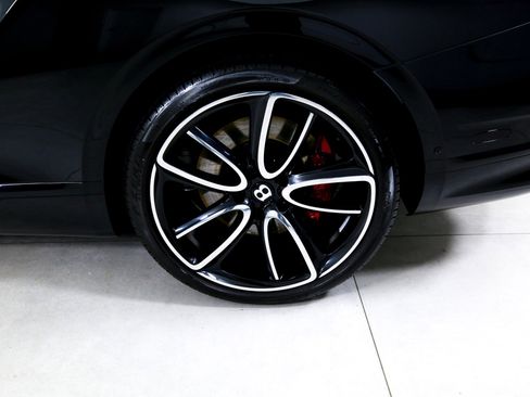 Used 2022 Bentley Continental GT image 30