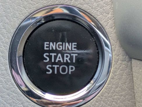 Used 2018 Toyota Highlander XLE image 30