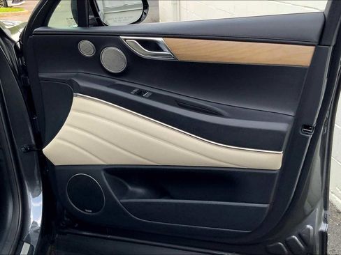 Used 2023 Genesis GV80 2.5T w/ Prestige Package image 22