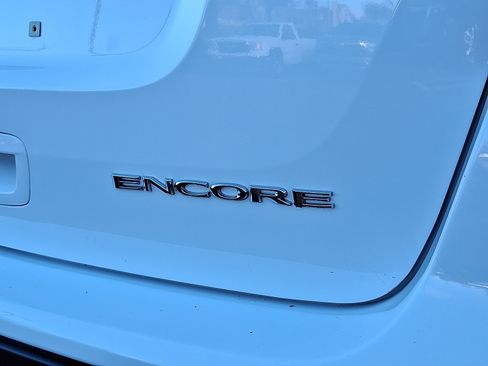 Used 2019 Buick Encore Preferred image 29