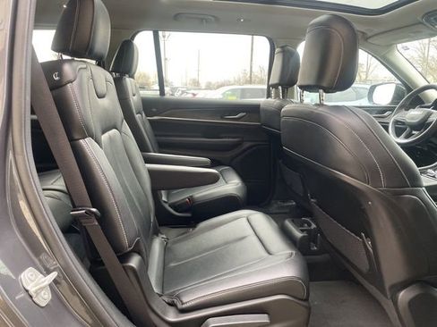 Used 2023 Jeep Grand Cherokee L Limited image 16