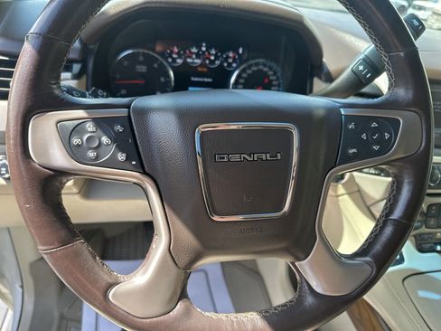 Used 2020 GMC Yukon Denali w/ Denali Ultimate Package AWD/4WD image 16