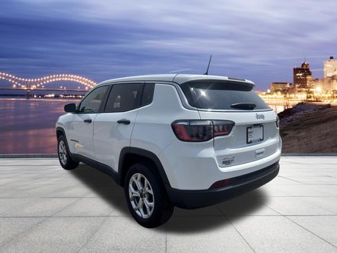 Used 2025 Jeep Compass Sport AWD/4WD image 3