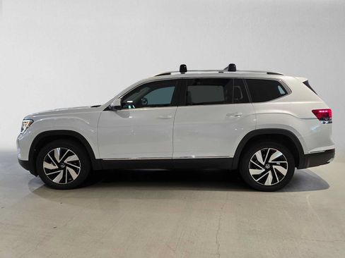 Used 2025 Volkswagen Atlas SEL AWD/4WD image 6