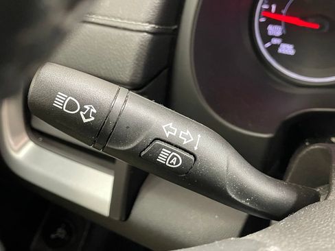 Used 2024 GMC Terrain SLT AWD/4WD image 31