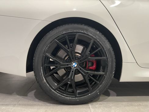 Used 2022 BMW 530i xDrive w/ M Sport Package AWD/4WD image 9
