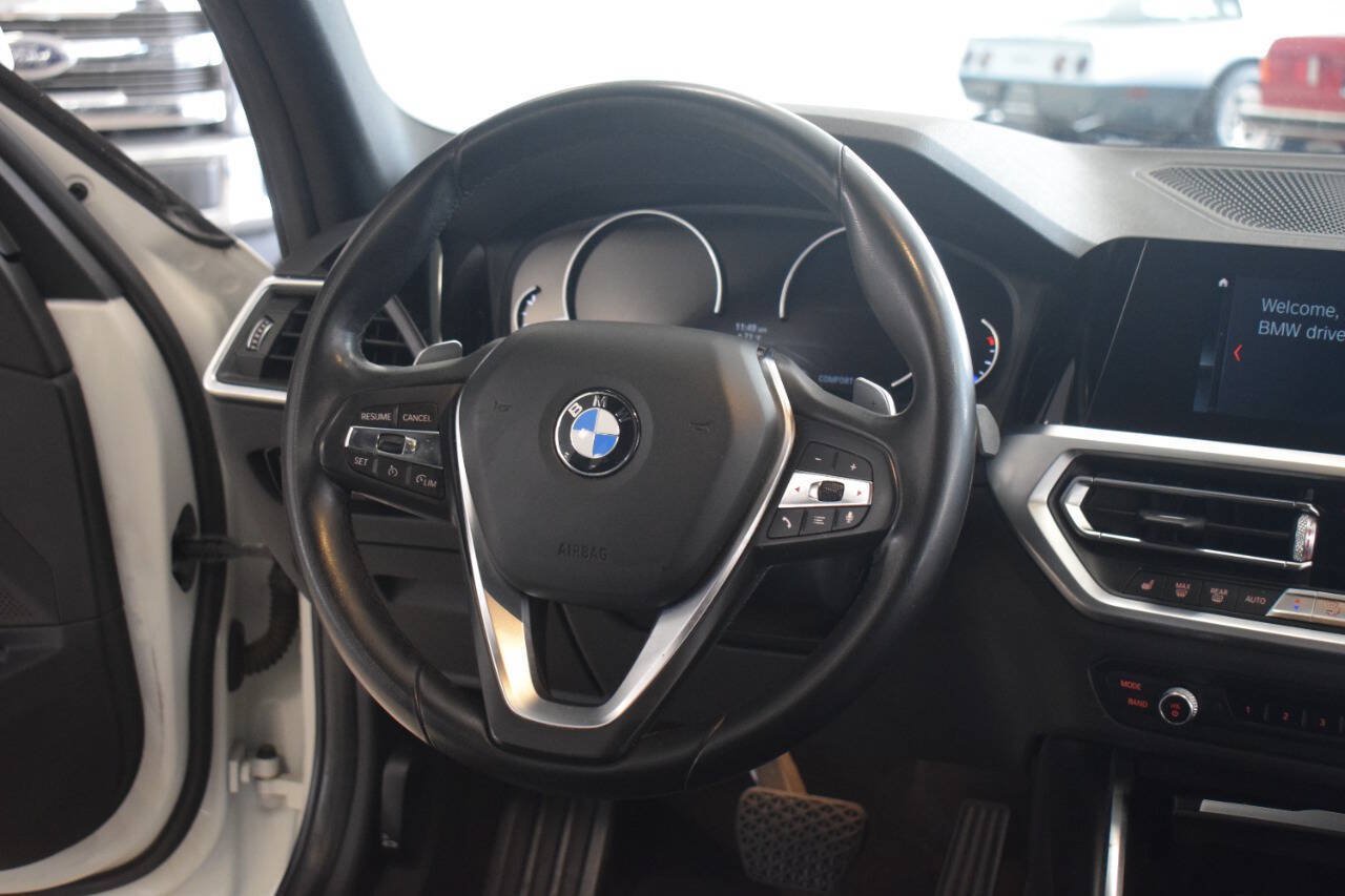 Used 2019 BMW 330i Sedan w/ Driving Assistance Package RWD image 23