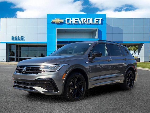 Used 2024 Volkswagen Tiguan SE R-Line w/ MDO Package, Three-Row FWD image 7