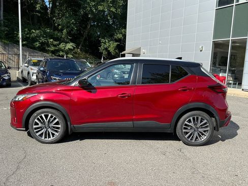 Used 2021 Nissan Kicks SV FWD image 3
