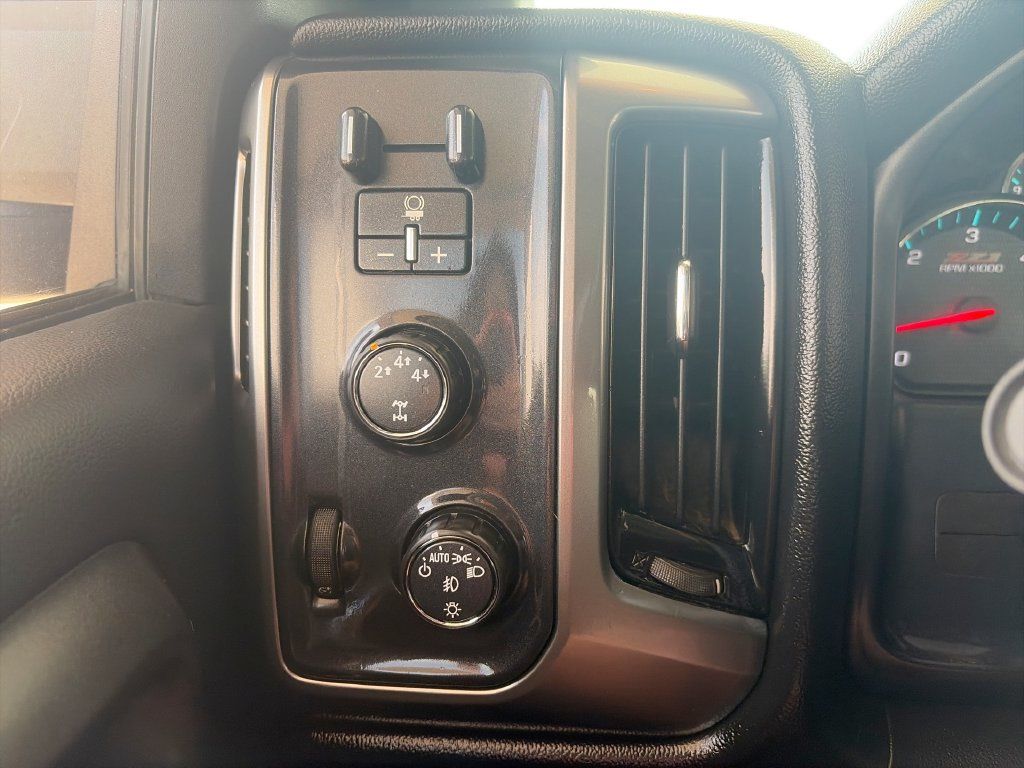 Used 2016 Chevrolet Silverado 2500 LT w/ LT Convenience Package AWD/4WD image 18