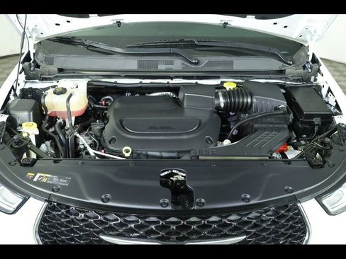 Used 2022 Chrysler Pacifica Touring-L image 20