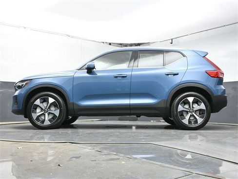 New 2024 Volvo XC40 B5 Plus w/ Protection Package Premier image 27