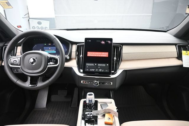 Used 2026 Volvo XC90 T8 Plus w/ Protection Package Premier AWD/4WD image 9