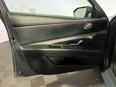 Used 2024 Hyundai Elantra SE FWD image 22