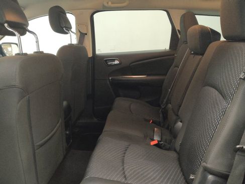 Used 2018 Dodge Journey SE w/ Connectivity Group FWD image 18