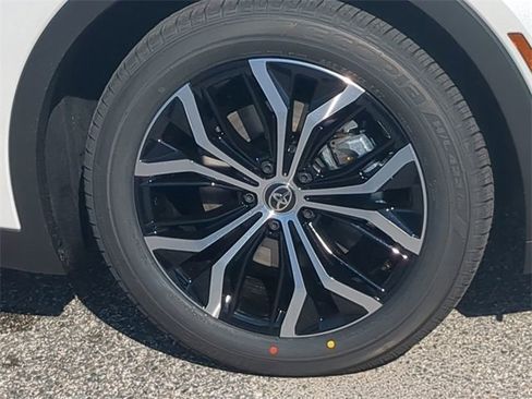 New 2026 Toyota Crown XLE image 11