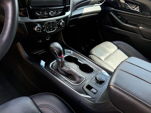 Used 2023 Chevrolet Traverse RS FWD image 13