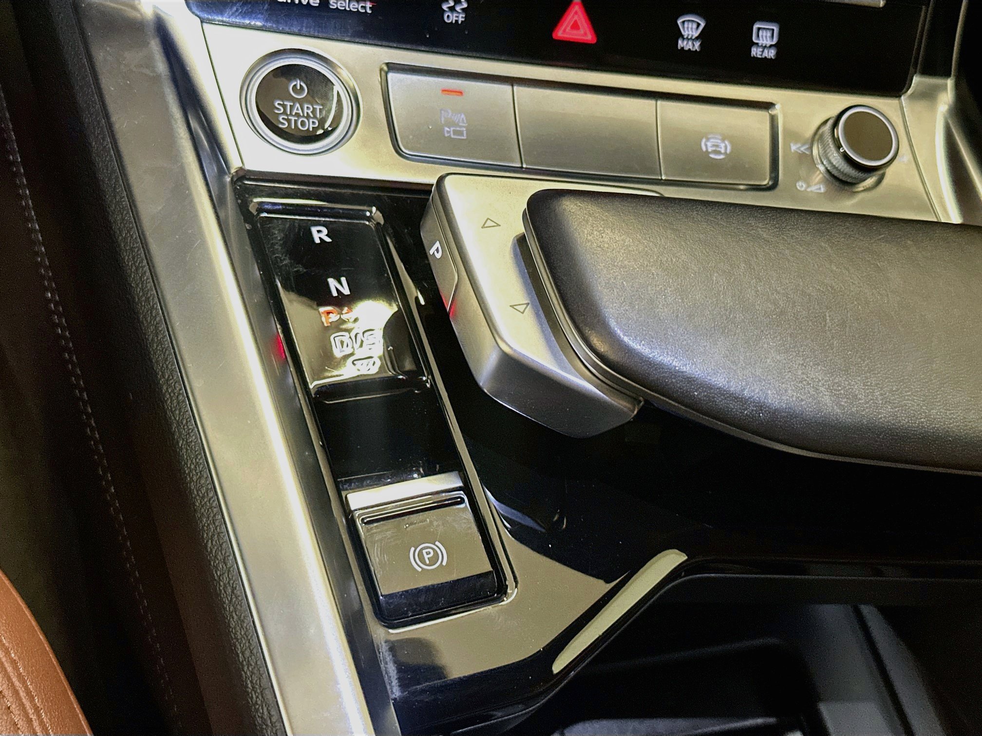 Used 2022 Audi e-tron Premium Plus AWD/4WD image 25