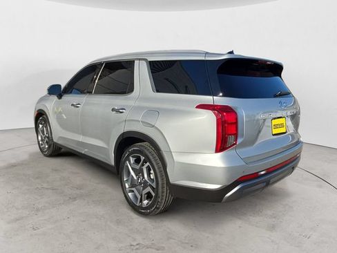 Used 2024 Hyundai Palisade SEL w/ Premium Package AWD/4WD image 3