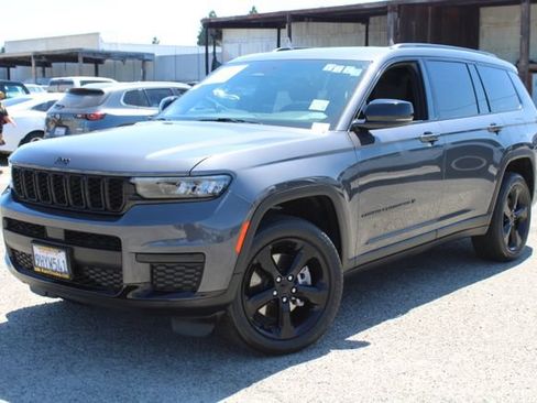 Used 2023 Jeep Grand Cherokee L Laredo AWD/4WD image 12